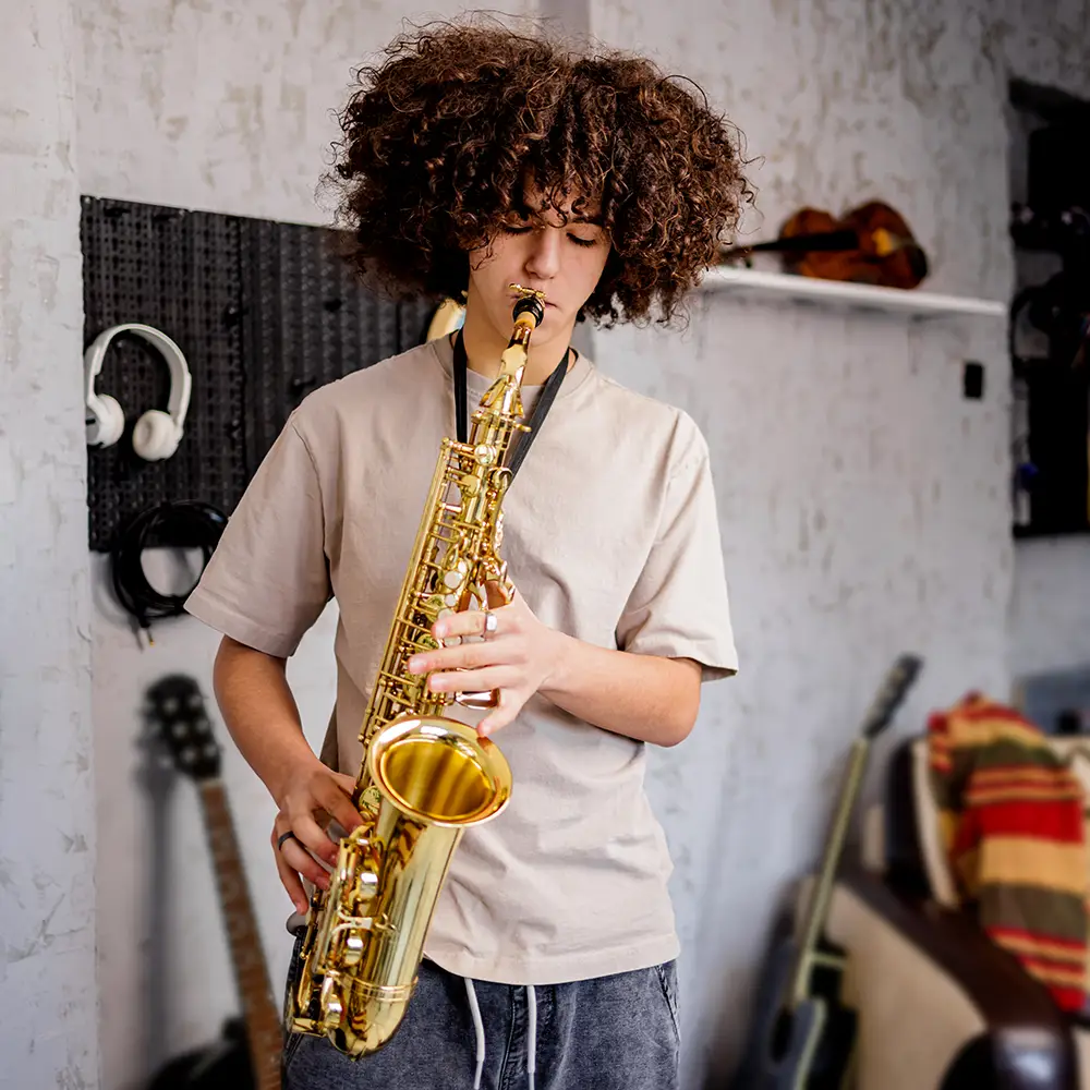 Eskay's Music's saxophone lessons will teach you how to play saxophone for your school band or orchestra